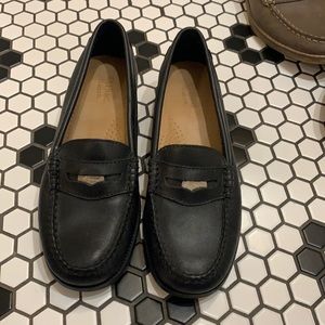 Size 5 Weejun penny loafer